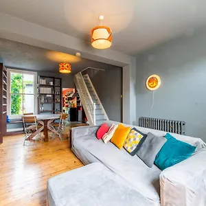 https://pass-the-keys-unique-house-in-trendy-hackney.cambridgehotelsuk.com