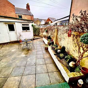 https://cosy-garden-flat-in-grangetown.cardiffhotelswales.com