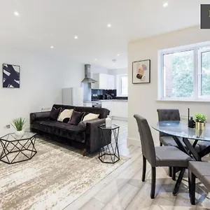 https://perfect-location-hi-spec-families-relocation.cambridgehotelsuk.com