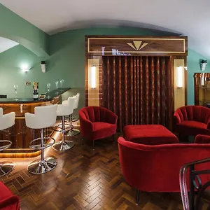 https://sea-facing-art-deco-apartment.brighton-hotels-england.com